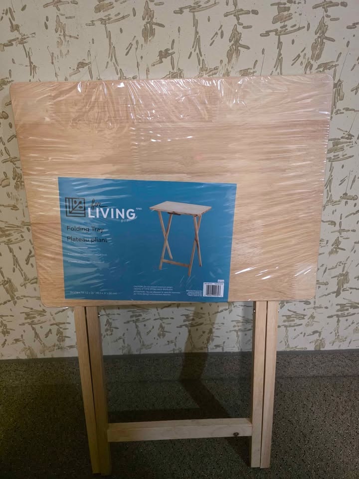 Two small folding tables - photo 4