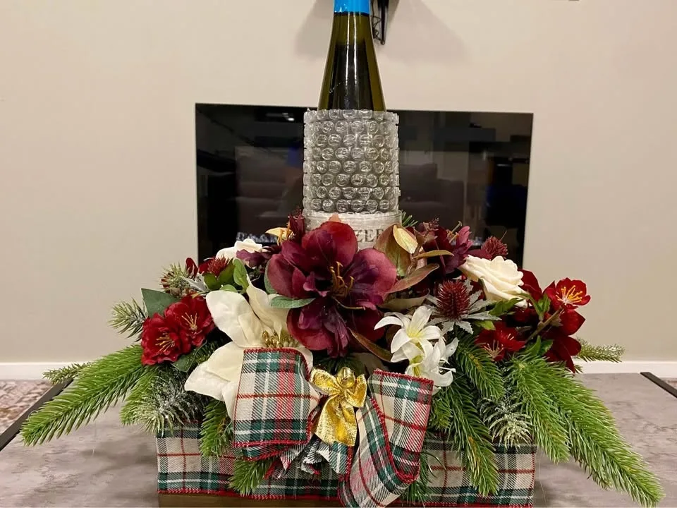 Handcrafted Holiday Glow Centrepiece image indicator(3)