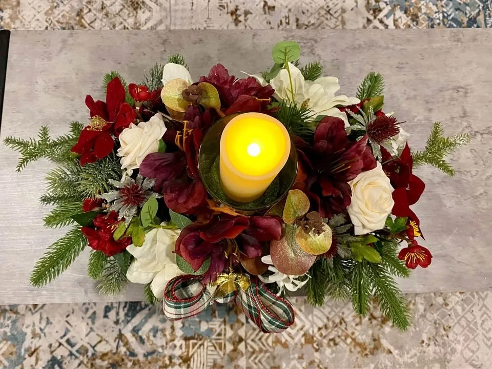 Handcrafted Holiday Glow Centrepiece image indicator(5)