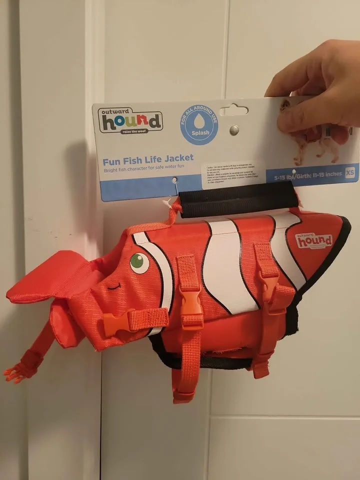 Outward Hound Fun Fish Dog Life Jacket – XS – Brand New image indicator(4)