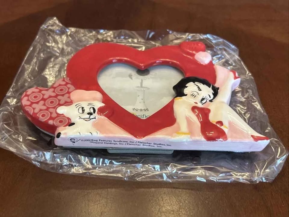 Betty Boop Heart Frame - 2004 Edition (New) - photo 2
