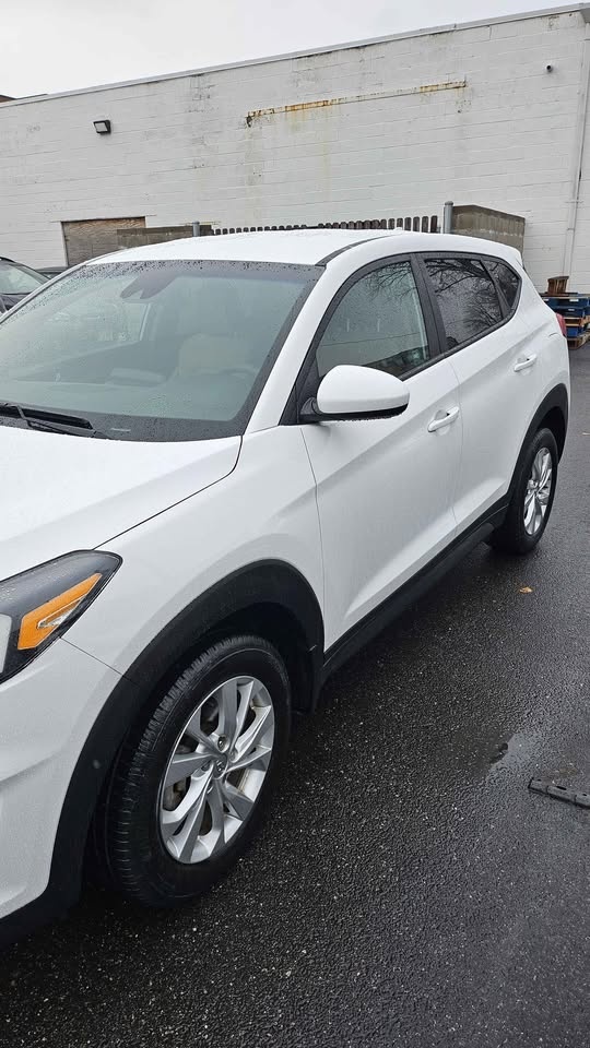 2017 Hyundai Tucson · SE Sport Utility 4D - photo 2