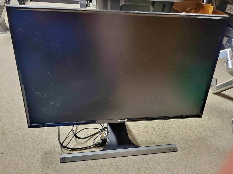 24" Samsung 1080p HDMI Monitor – Works Perfectly