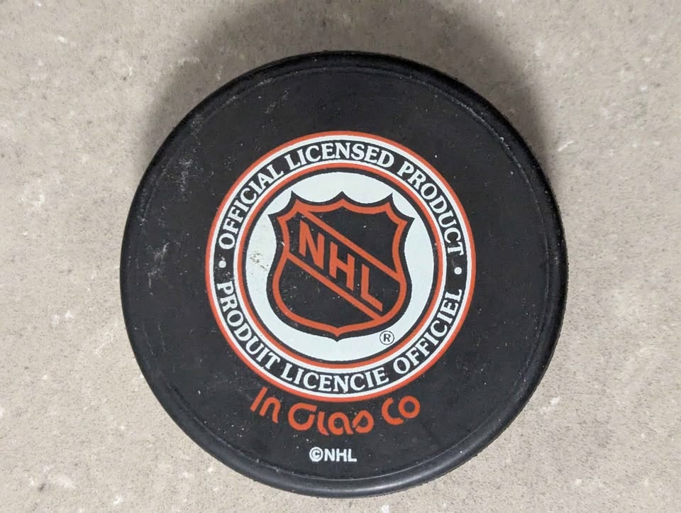 Vintage Toronto Maple Leafs Puck (1931-1999) - photo 2