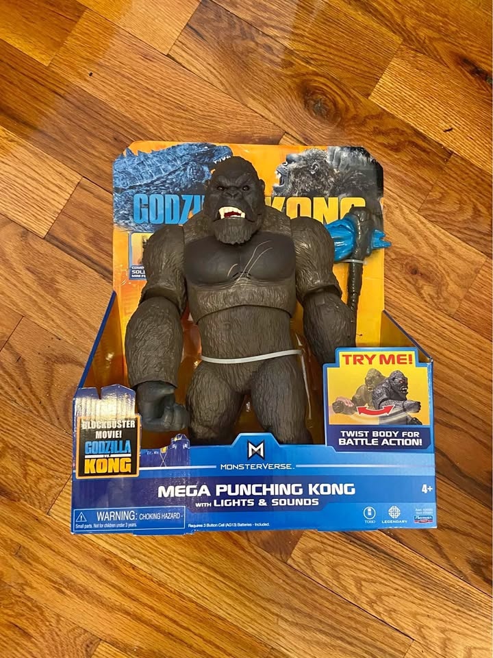 Godzilla vs Kong mega punching kong