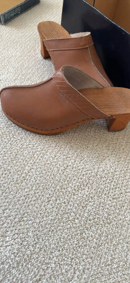 women’s clog boot heel - photo 2