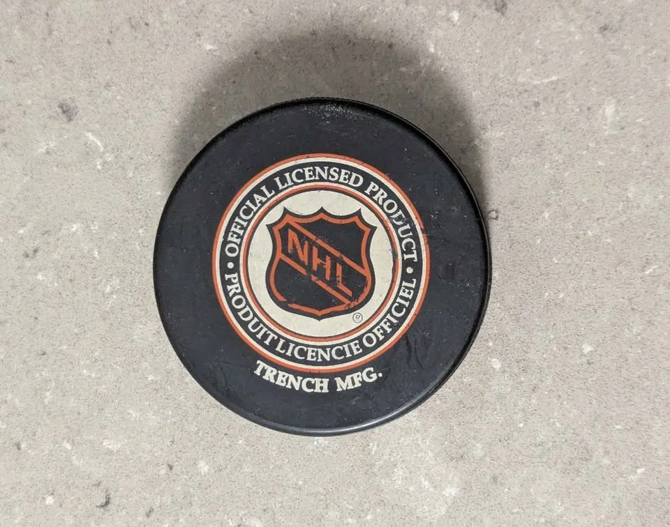 Vintage Toronto Maple Leafs Official NHL Hockey Puck - Collector image indicator(2)