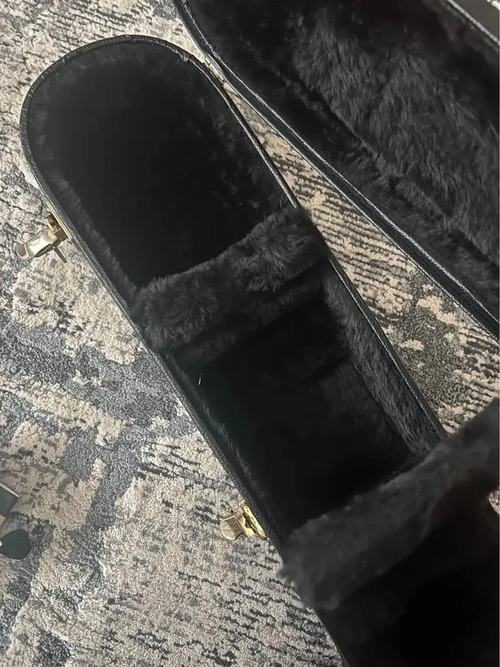 Full Electric Guitar Bundle — Epiphone + Fender Amp + Case image indicator(5)