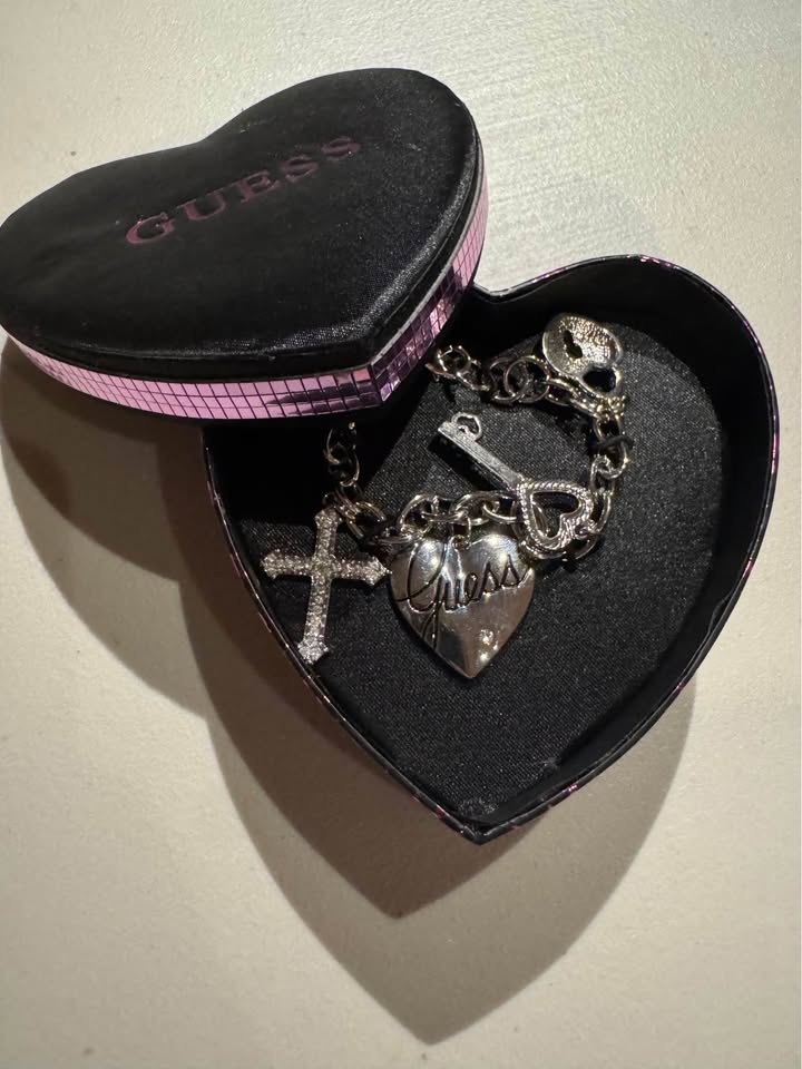 Guess Charm Bracelet - 2012 Limited Edition - photo 2
