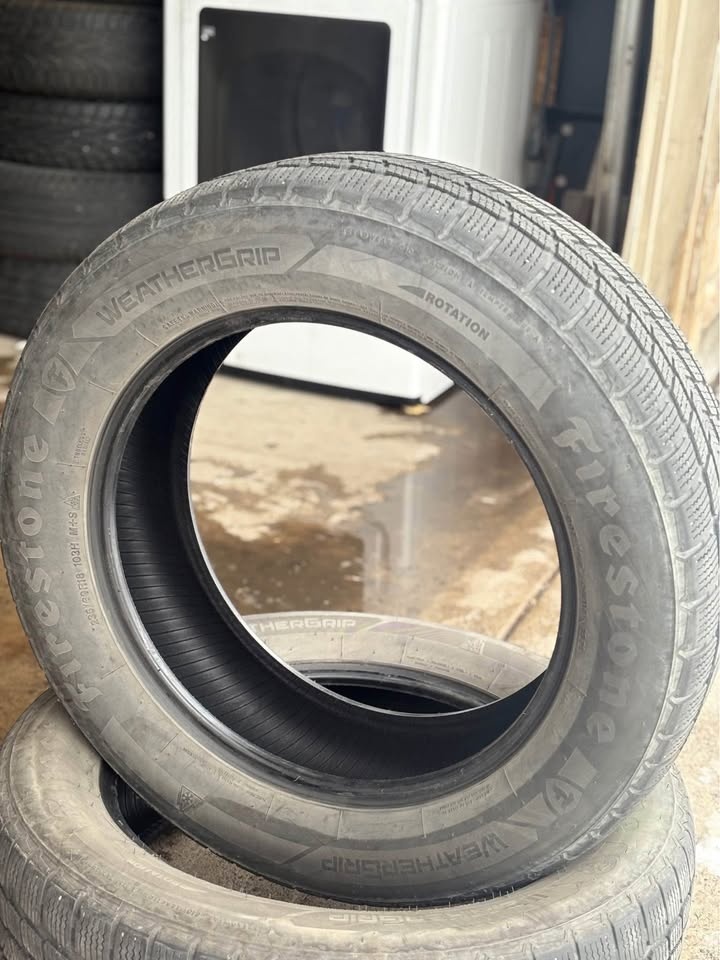 (2) Firestone 235/60R18 Winter set! - photo 2