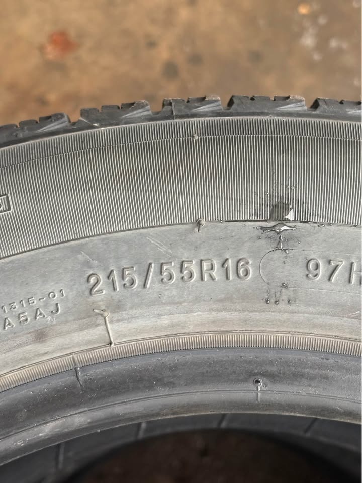 (4) Michelin 215/55R16 X-Ice Winter Set! - photo 4