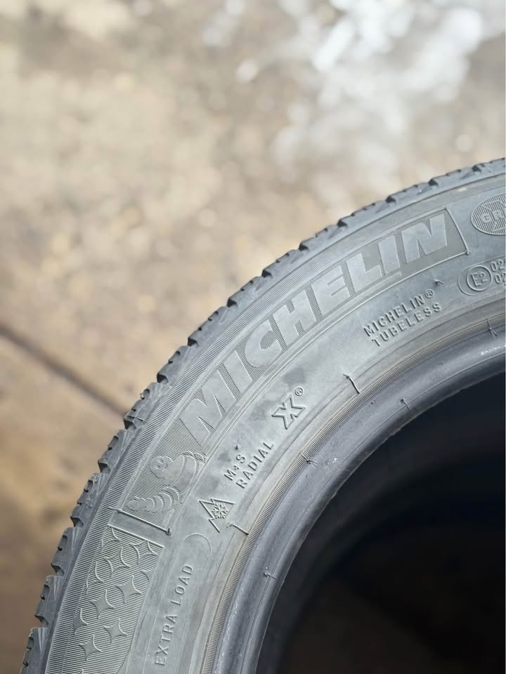 (4) Michelin 215/55R16 X-Ice Winter Set! - photo 5