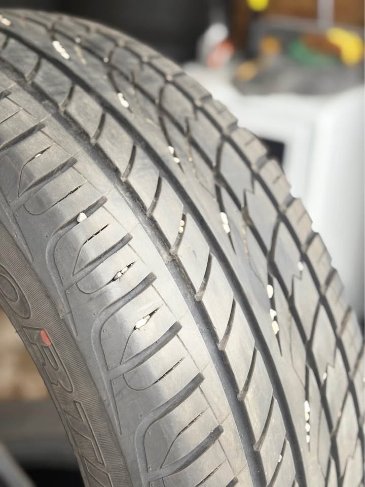 (4) Maxtrek 265/50R20 All Season Set! - photo 4