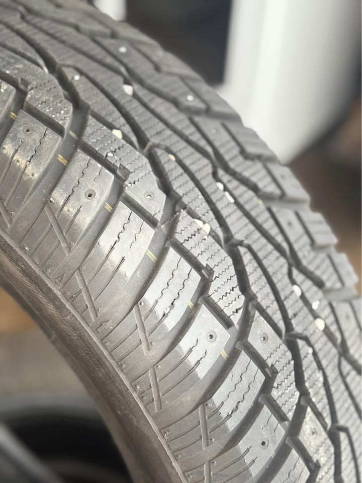 (4) General 215/70R16 Winter Set! - photo 4