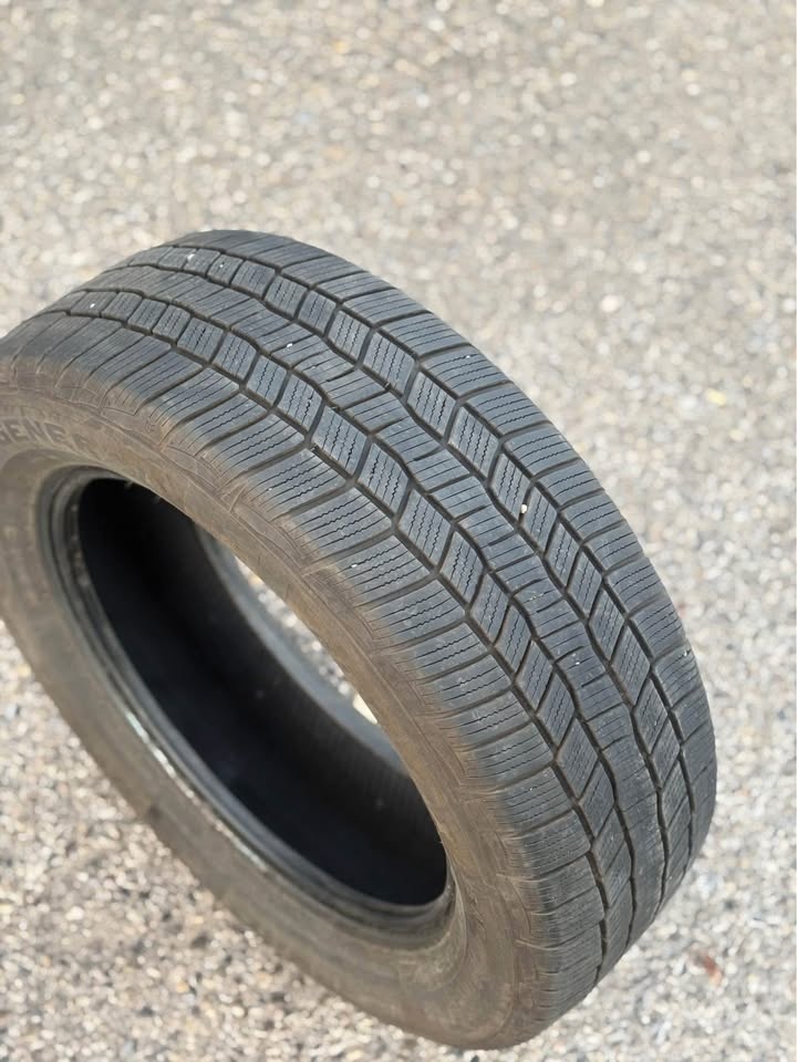General 225/60R17 Winter Tires - photo 2