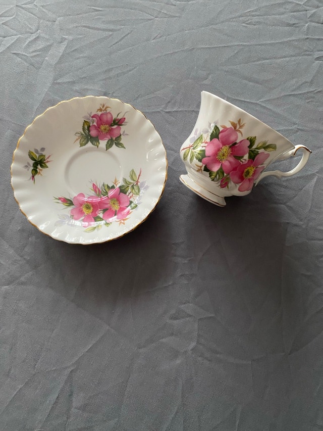 Royal Albert Teacup: Prairie Rose - photo 2