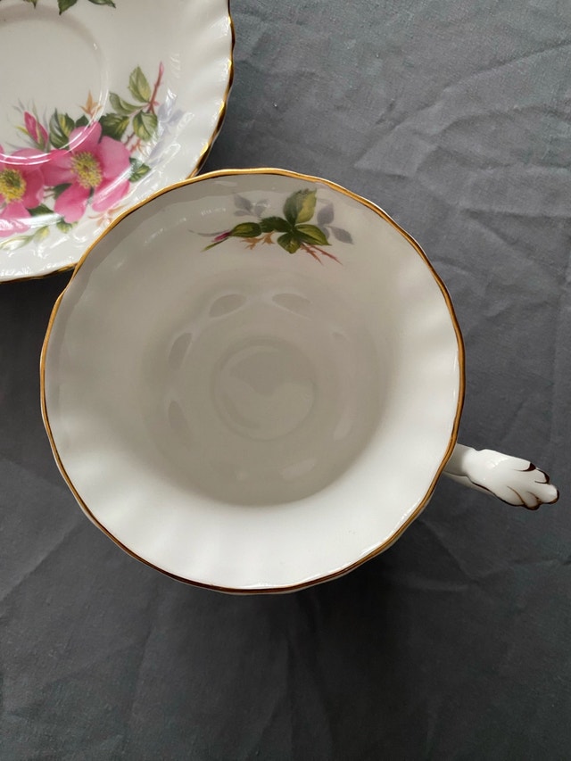 Royal Albert Teacup: Prairie Rose - photo 3