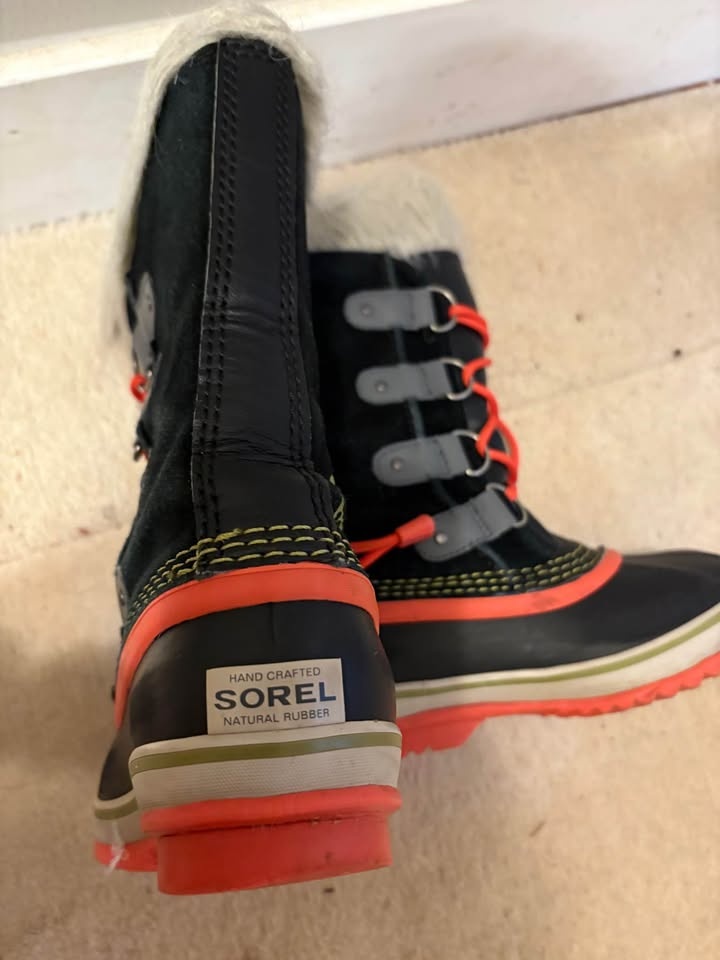 Kids girls sorel waterproof winter boots size 1 Joan of Arctic s - photo 5