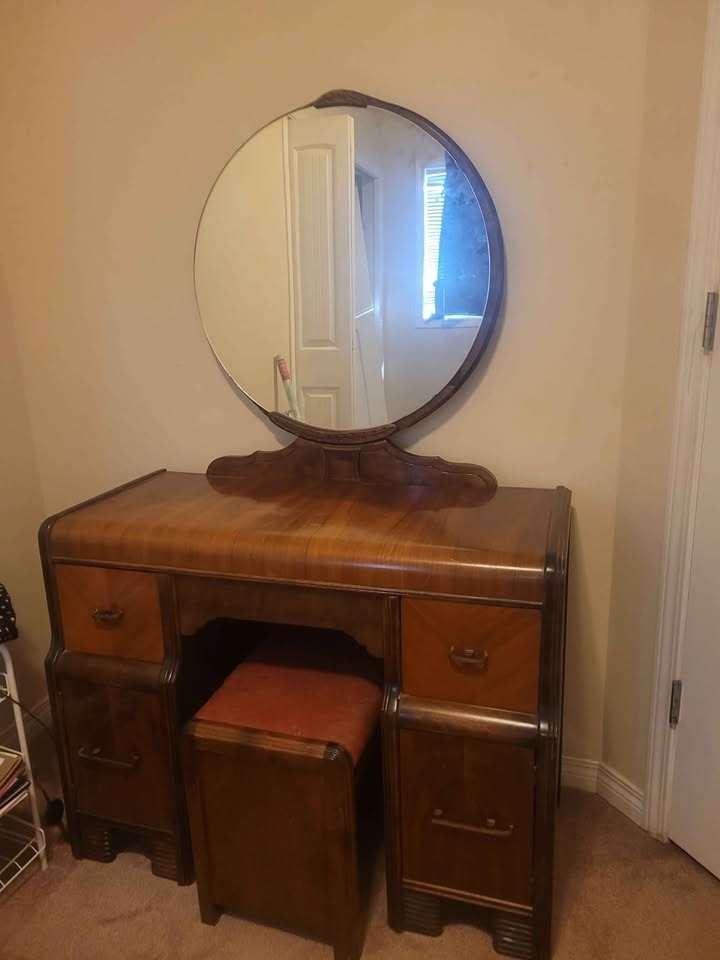 Antique Waterfall Vanity 1930s/40's - photo 3