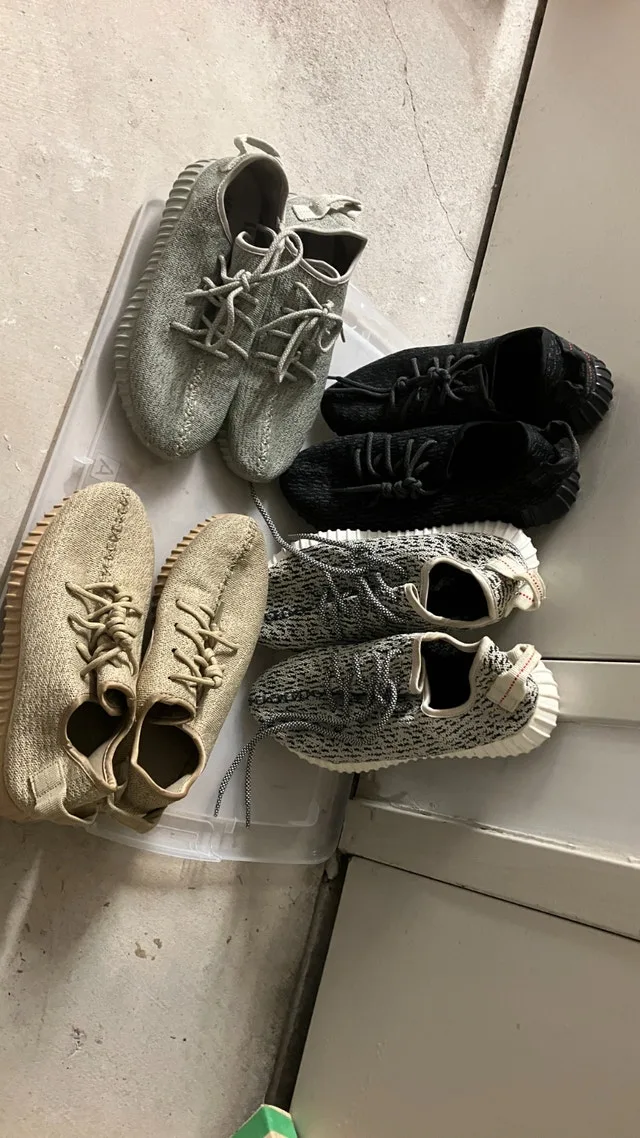 Replica Yeezy 350 V1s