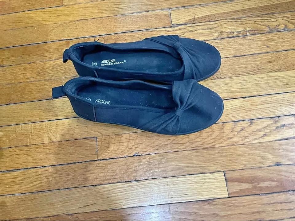 Black Flats Shoe Sandals– Size 5
