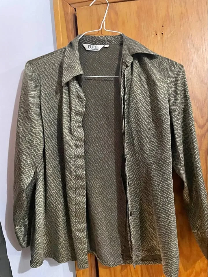 Pattern Corporate Shirt – Size Medium