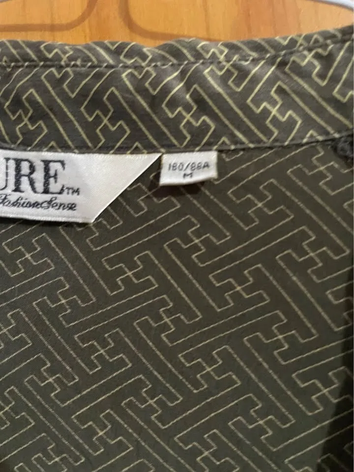 Pattern Corporate Shirt – Size Medium image indicator(3)