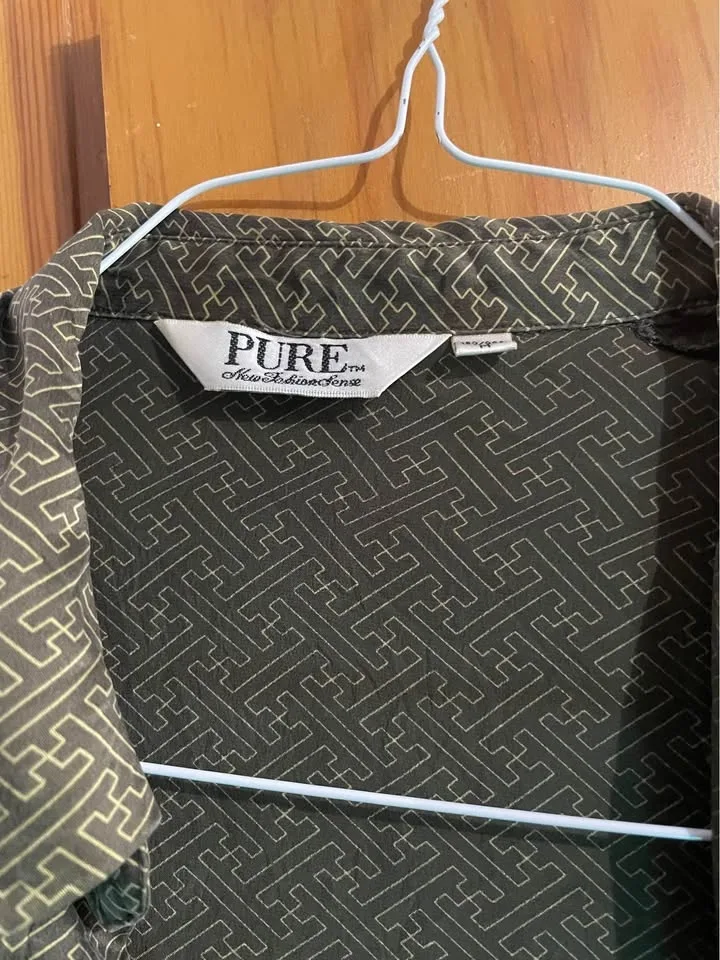 Pattern Corporate Shirt – Size Medium image indicator(4)