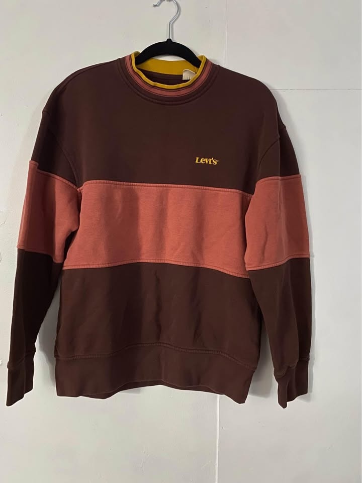Levi’s crewneck