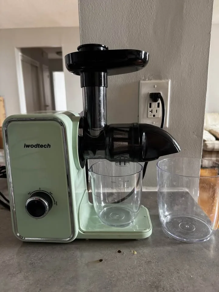 Masticating Juicer Mint Green image indicator(3)