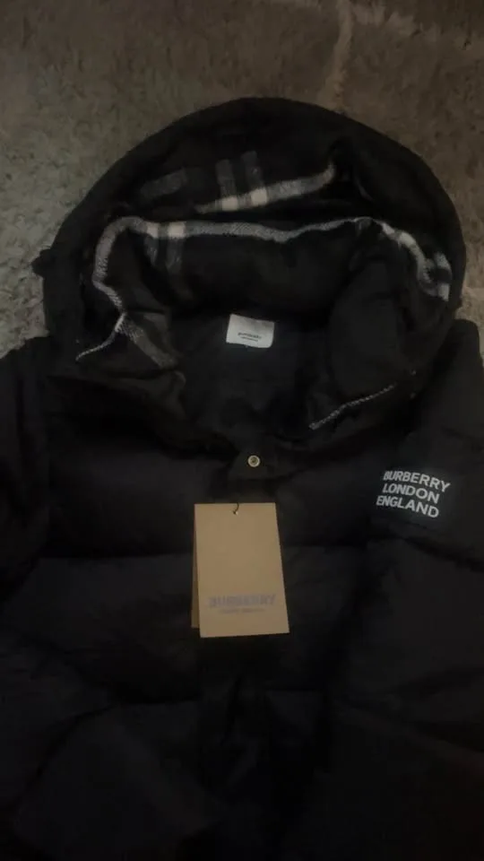 Burberry London jacket image indicator(2)