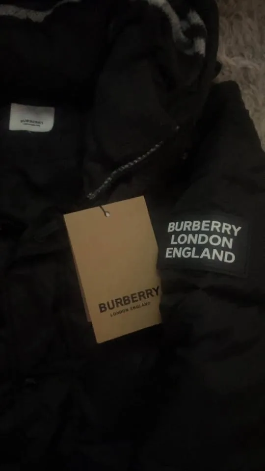 Burberry London jacket image indicator(3)