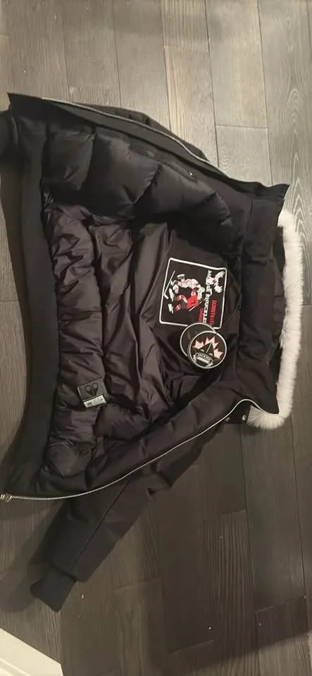 Moose knuckles image indicator(3)