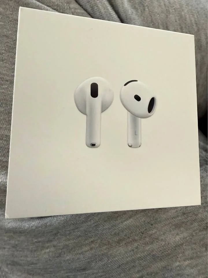 AirPods 4 sealed brand new, not ANC