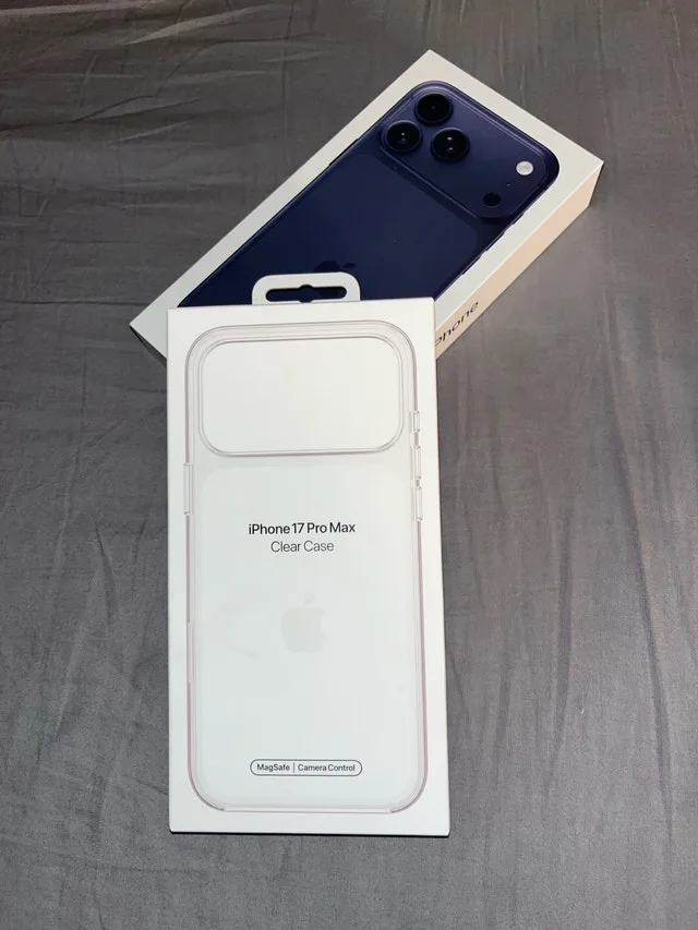 Brand New iPhone 17 Pro Max 256GB image indicator(3)
