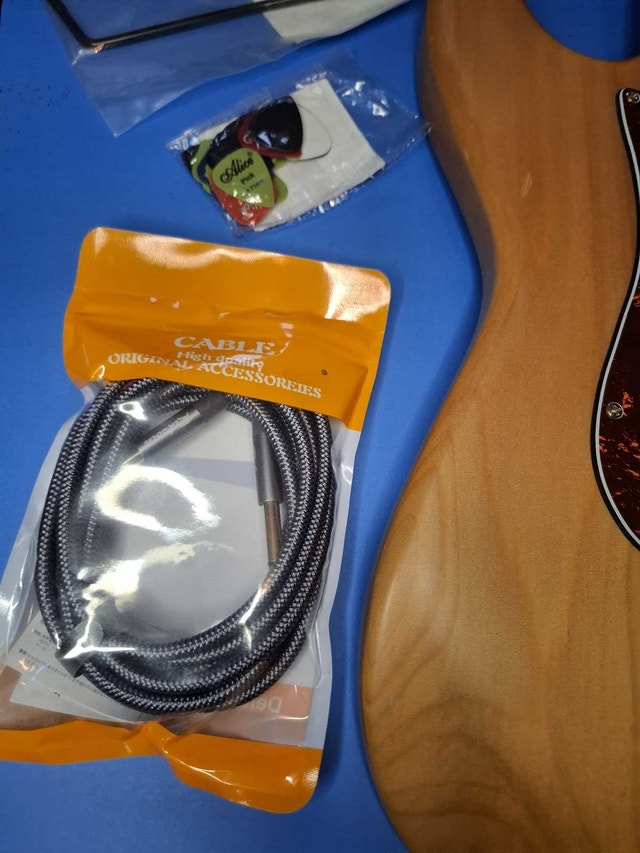 Stagg S300 Guitar - photo 3