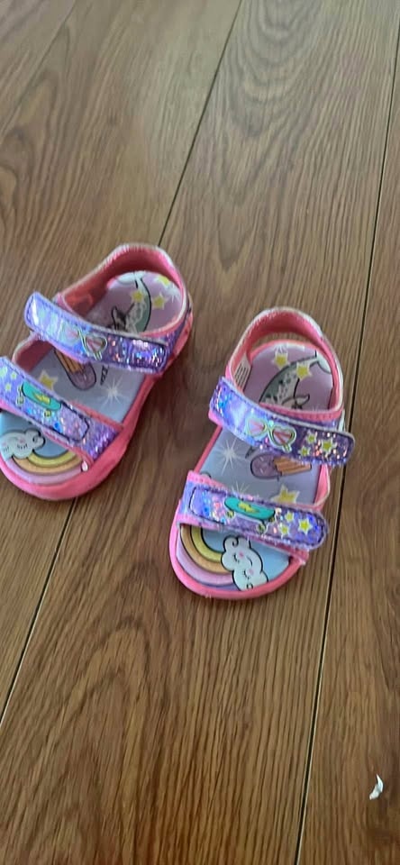 Baby sandals size 4