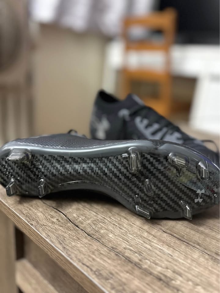 Under armour soccer cleats - photo 3