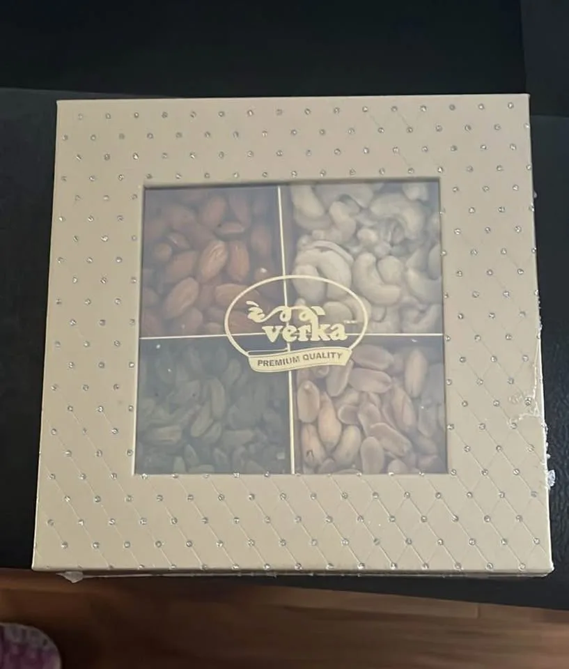 Verka dryfruit gift box sealed 900gm image indicator(4)