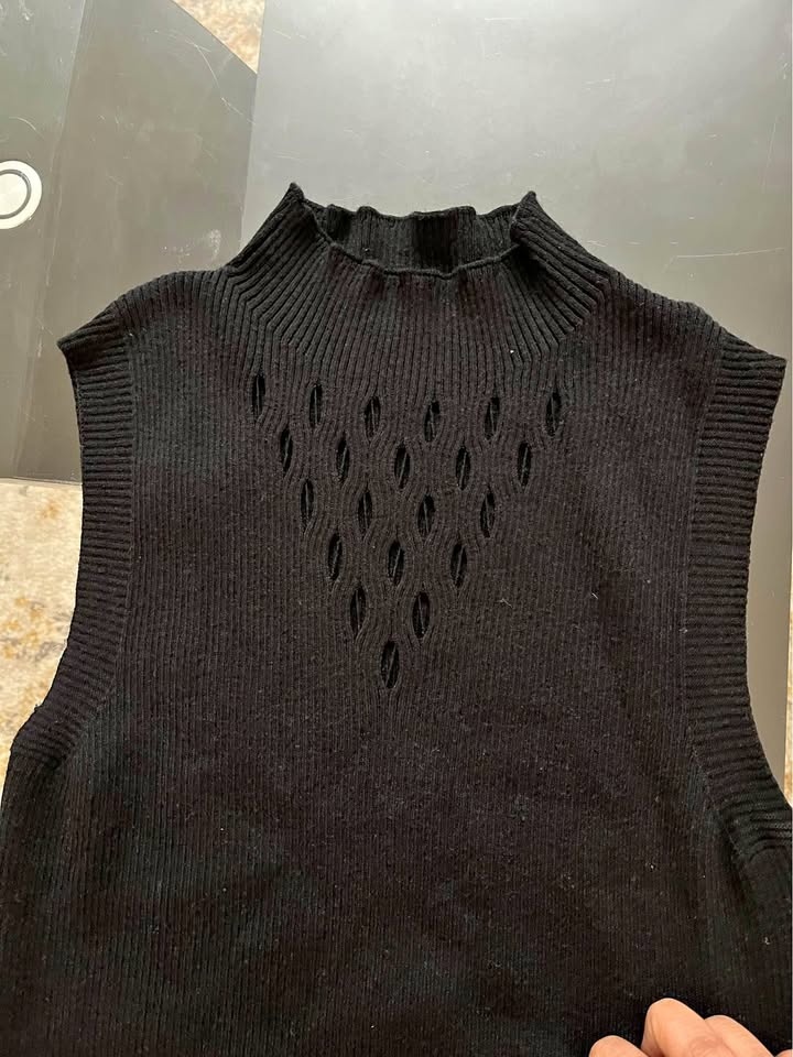 Top - size small