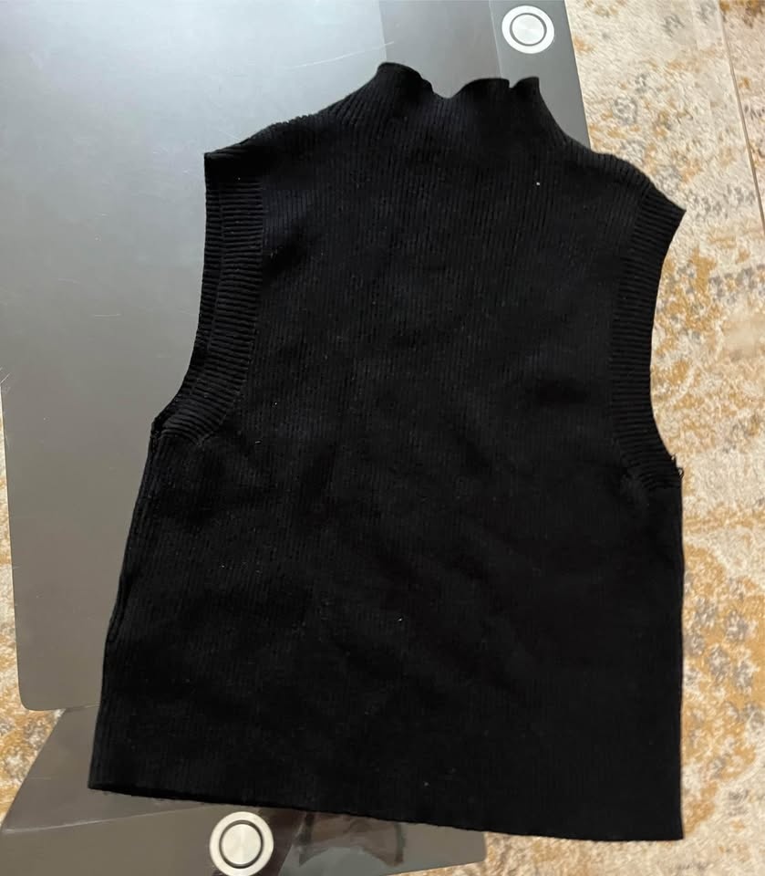 Top - size small - photo 3