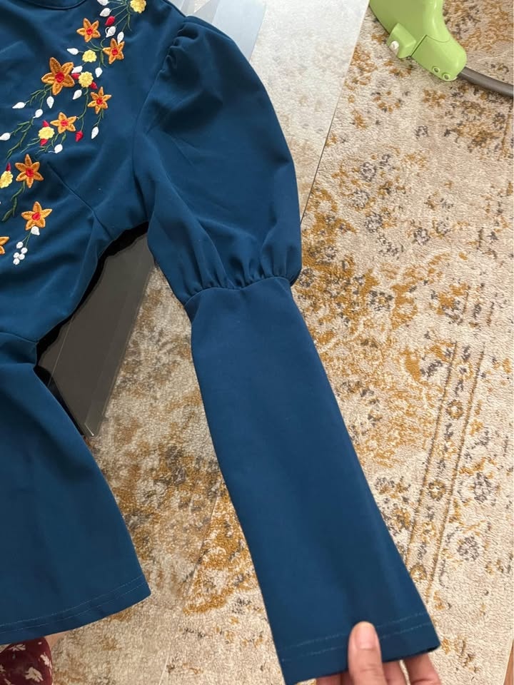 Top - size small - photo 2