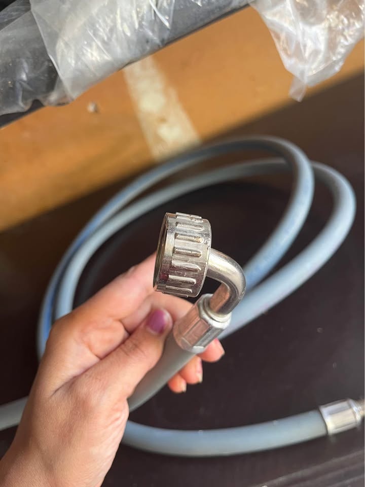 Hot/Cold laundry pipe set - photo 2