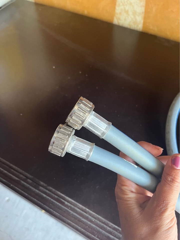 Hot/Cold laundry pipe set - photo 3