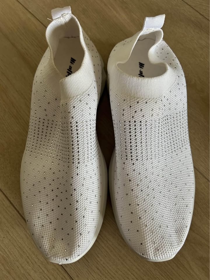 Slip on Women’s Shoe - Size 8 - White colour - photo 3