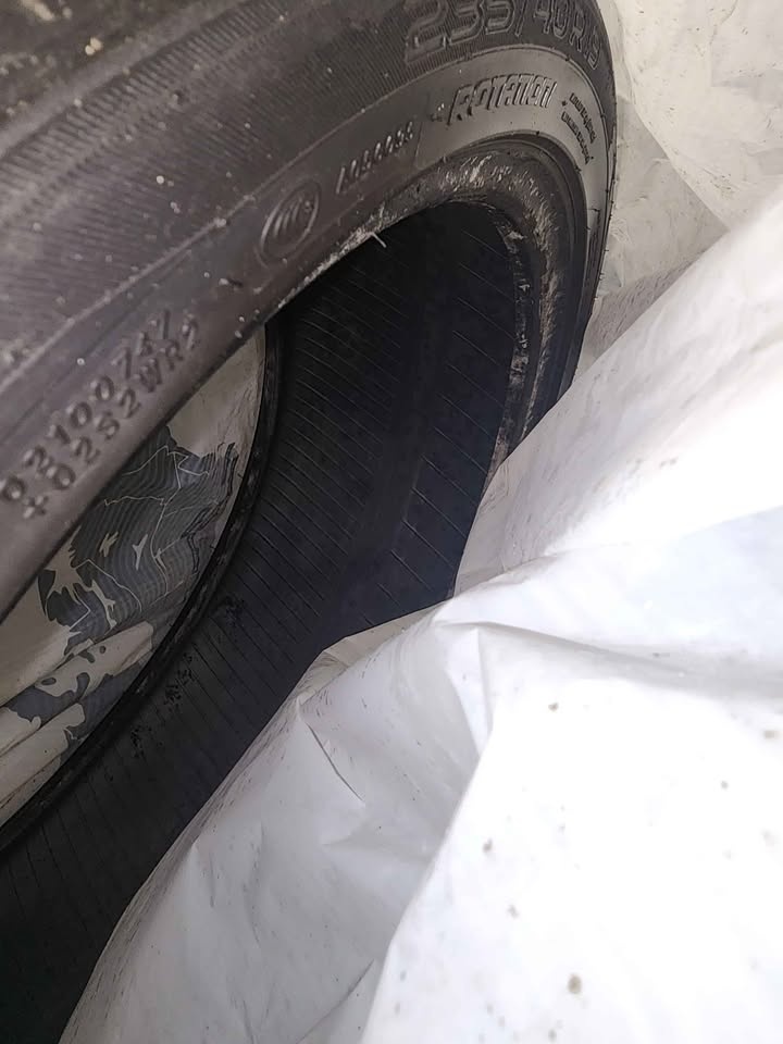 235/40R19 Winter Tires (2 tires) - photo 3