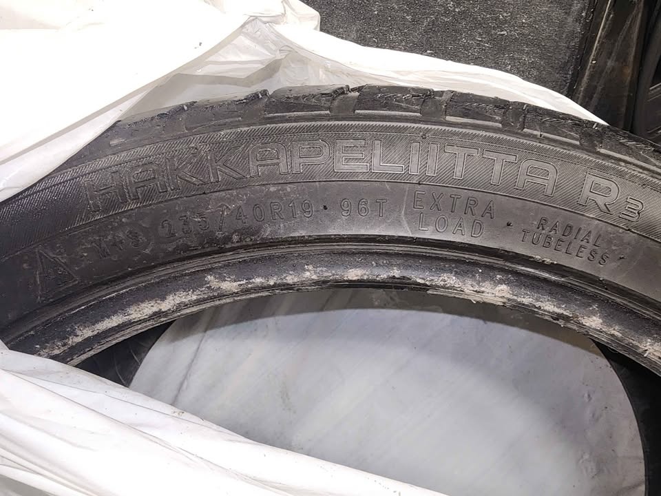 235/40R19 Winter Tires (2 tires) - photo 4