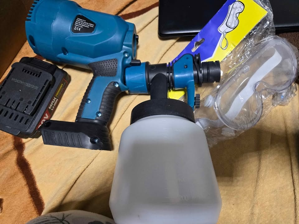 Cordless spray gun - photo 2