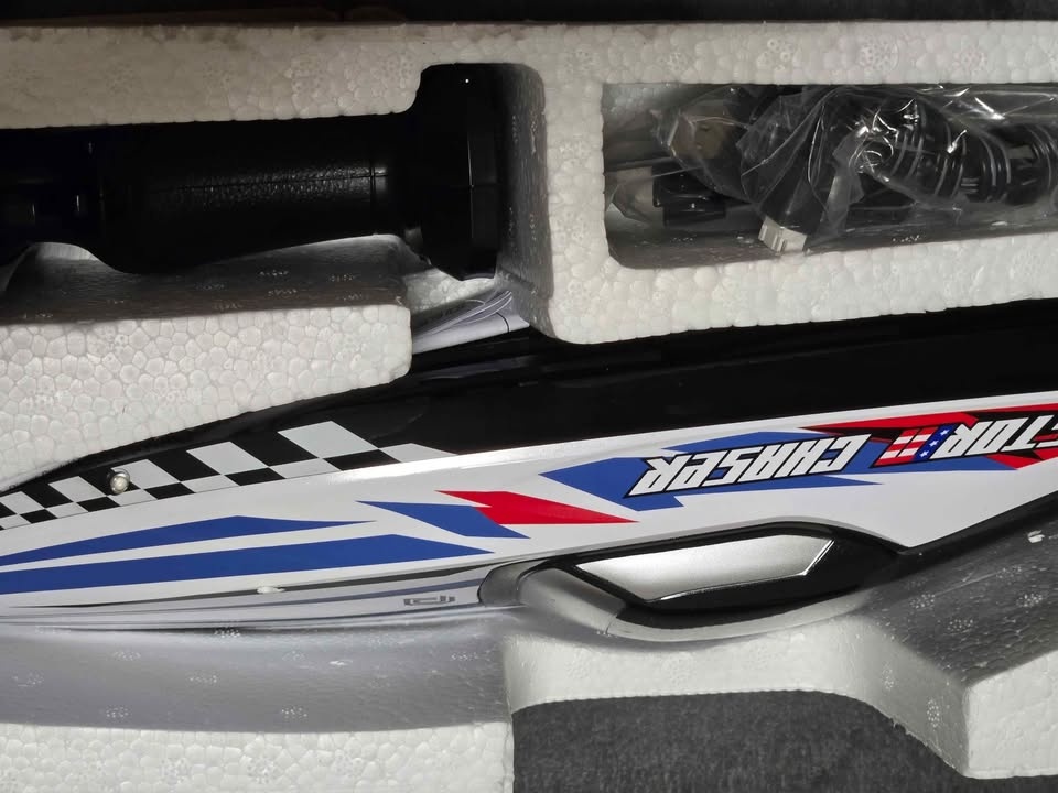 DEERC Fast Brushless RC Boat - photo 3
