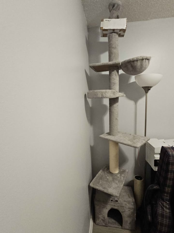 Floor to Ceiling Cat Tree - photo 4